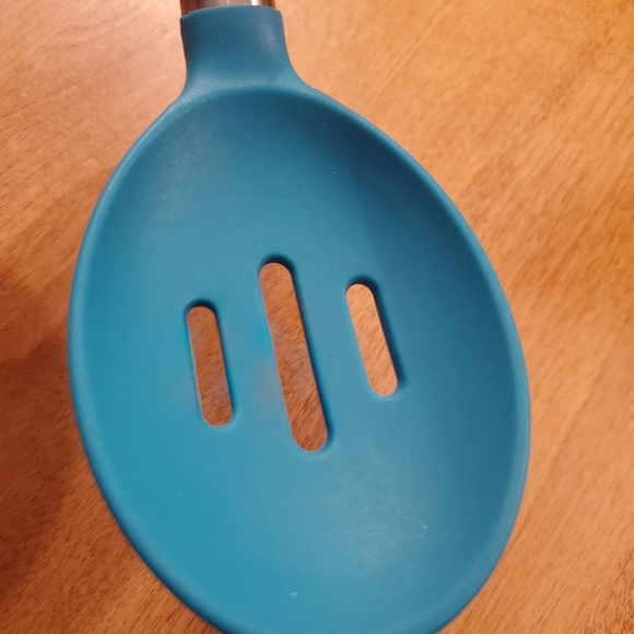 Emeril Lagasse Nylon Slotted Serving Spoon Turquoise Stainless Steel Handle - Picture 3 of 4